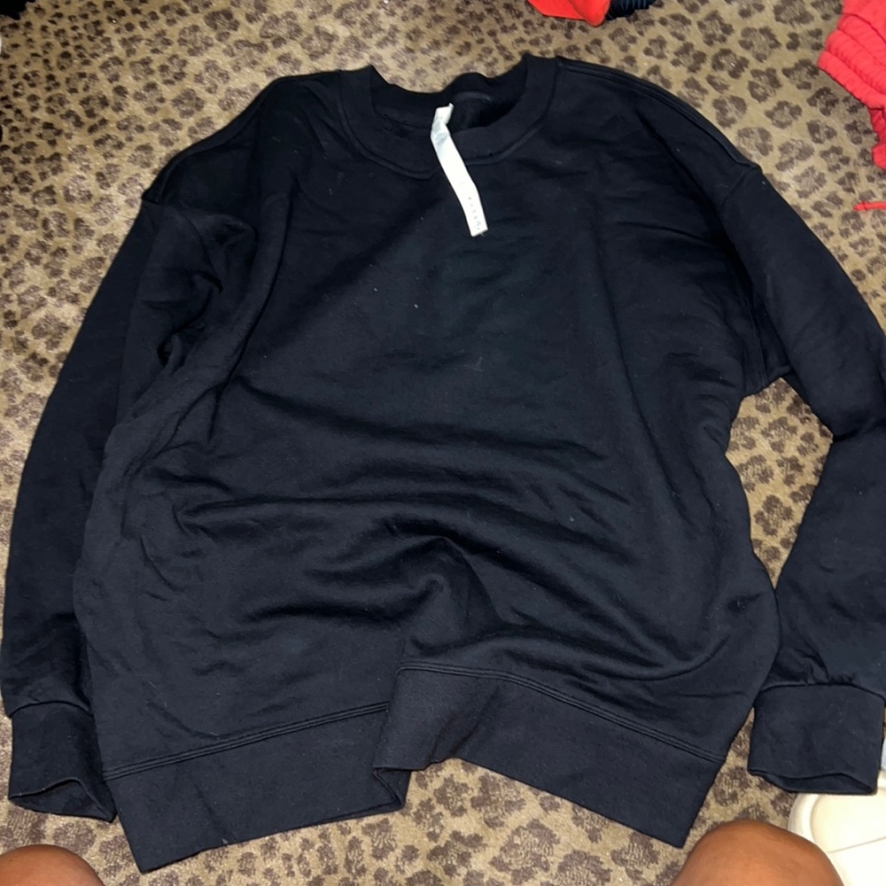 Lululemon black sweatshirt size 6